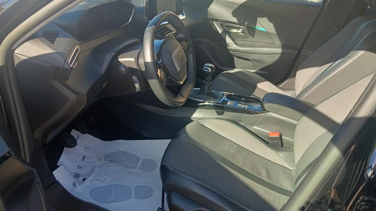 Peugeot 2008 1.5 BlueHDi 110 Allure 5 Porte